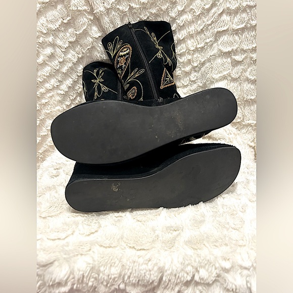 Chocolat Blu Embroidered Knee High Platform Boots, Size 7 - Picture 7 of 9